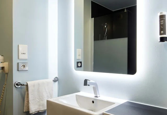 Standard, Twin Beds, B&B Hotel Saint-Maur Creteil 2/2