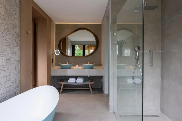 Premium, Suite, King Bed, Private Pool, Radisson Safari Hotel Hoedspruit 2/3