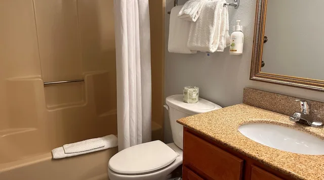 جناح استوديو بسرير كينج، Baymont by Wyndham Indianapolis Northwest 5/7