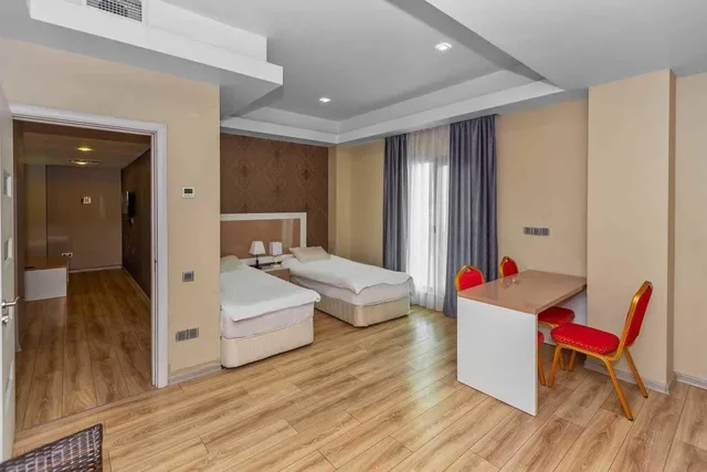 شقة عائلية بسريرين كوين بإطلالة على الفناء مع أريكة، Hotel Diplomat Suites 1/6