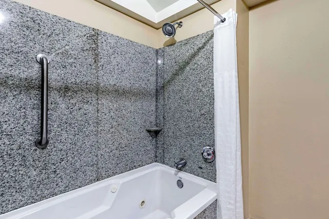 Standard, King Bed, Accessible, Comfort Inn and Suites Seguin, TX 3/3