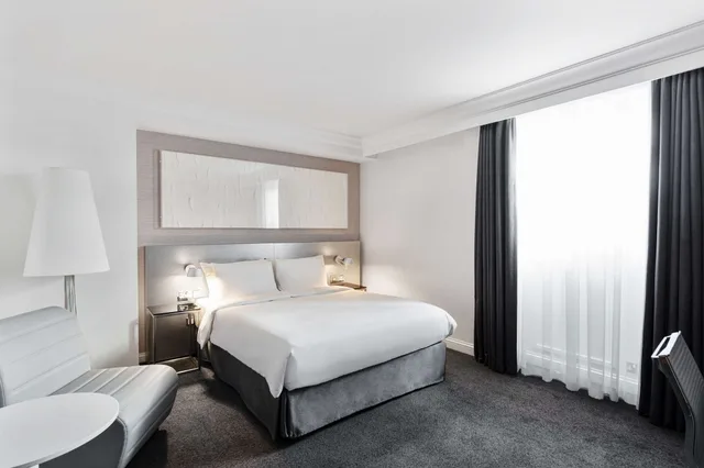 Standard, Radisson Blu Hotel, Leeds 4/8
