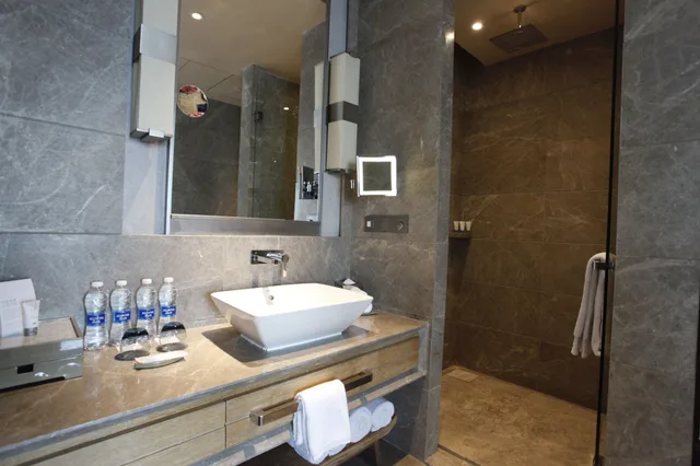 Renovated, Suite, King Bed، The Westin Chongqing Liberation Square 3/5