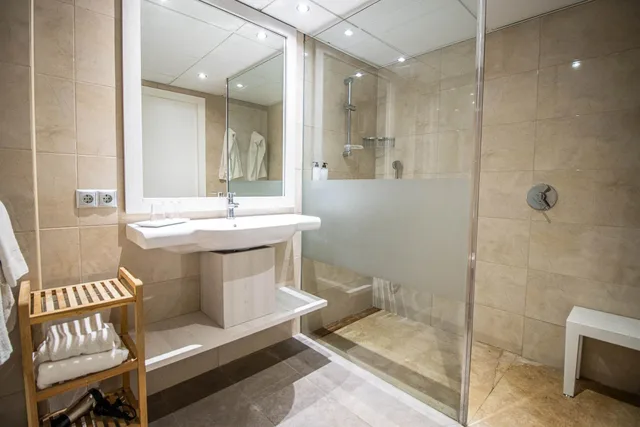 غرفة قياسية بسرير مزدوج بشرفة، Eix Lagotel Holiday Resort 8/9