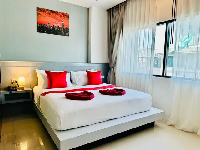 جناح جونيور، PJ PATONG RESORTEL 3/10