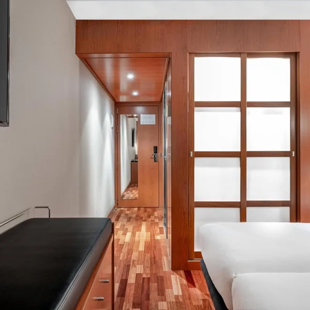 غرفة قياسية ثلاثية بسريرين منفصلين مع أريكة، Ac Hotel La Rioja 2/3