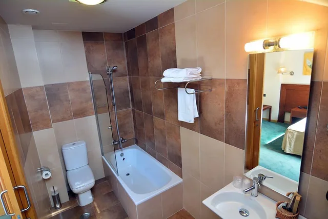 غرفة قياسية بسرير مزدوج، Hotel Rural Campaniola 6/6