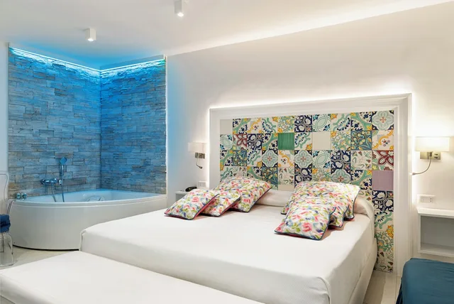Deluxe, King Bed, Adult Only، Hotel Amalfi 6/8