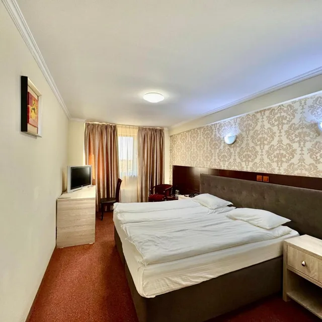 Standard, Double Bed, Hotel Helin Aeroport 4/9