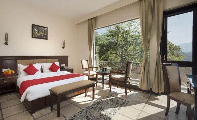 غرفة بريميوم بسرير كينج بشرفة بحوض استحمام، Shaantam Resorts 1/1