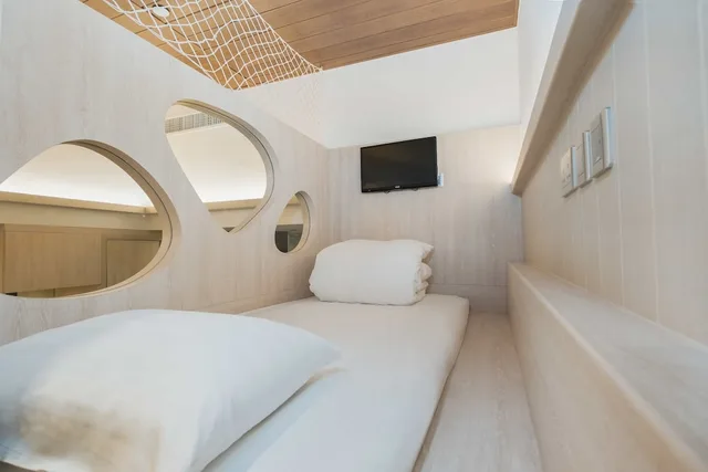 Luxury, Family, 2 Double and Twin Beds، Nathan Hotel 3/4