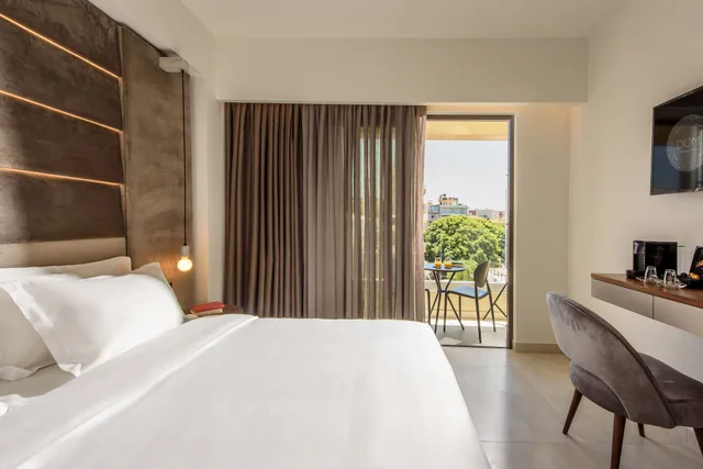 غرفة ديلوكس بسريرين منفصلين بإطلالة على المتنزه، Dom Boutique Hotel 1/7