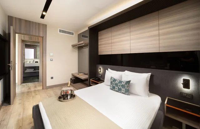 جناح ديلوكس بسرير مزدوج مع أريكة بمطبخ، Nish Palace Exclusive Suites 2/5