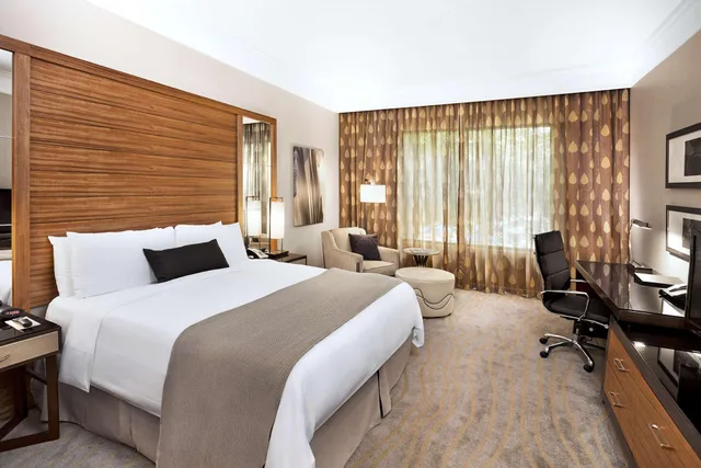 Room, Double Bed, with View, Accessible, The Woodlands Resort, Curio Collection by Hilton 1/3