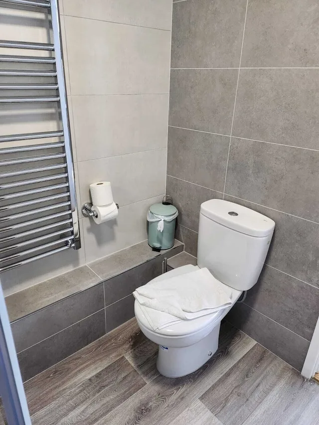 غرفة عائلية ثلاثية بثلاثة أسرّة، St George's Guesthouse 9/10