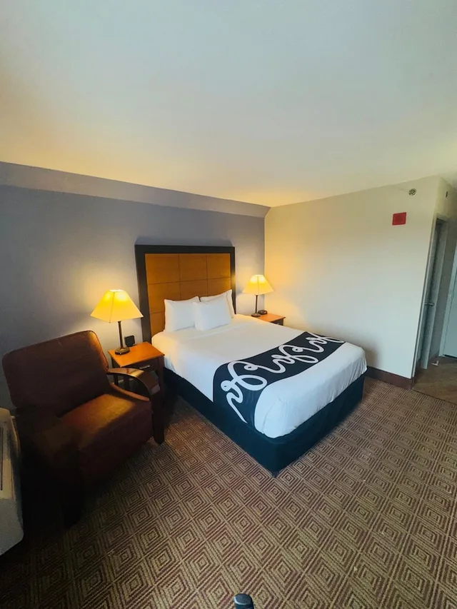 غرفة بسرير كوين، La Quinta Inn & Suites by Wyndham Stamford / New York City 2/8