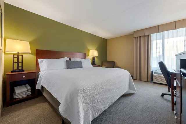 غرفة قياسية بسرير كوين، Best Western Fairmont 2/10