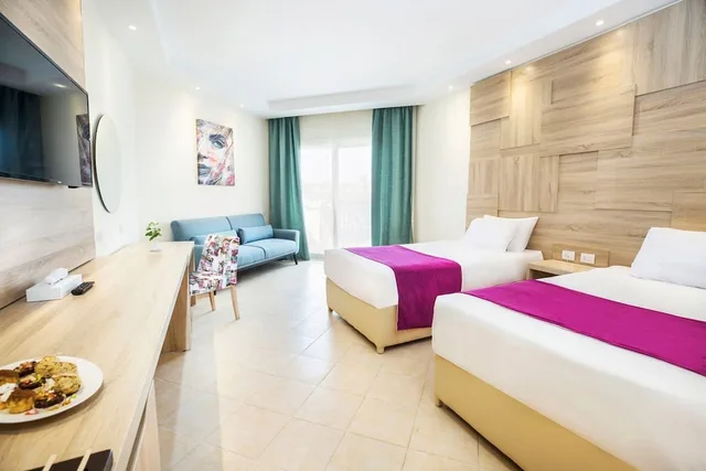 غرفة سوبيريور بسريرين مزدوجين بإطلالة على البحر، V Grand Beach Resort - Sahl Hasheesh 6/10