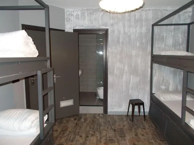 Private, Mixed Dorm, 5 People، Urban City Centre Hostel 1/2