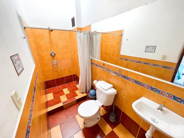 غرفة بسريرين منفصلين بحمام خاص، Hostal Teatro Inka 4/4