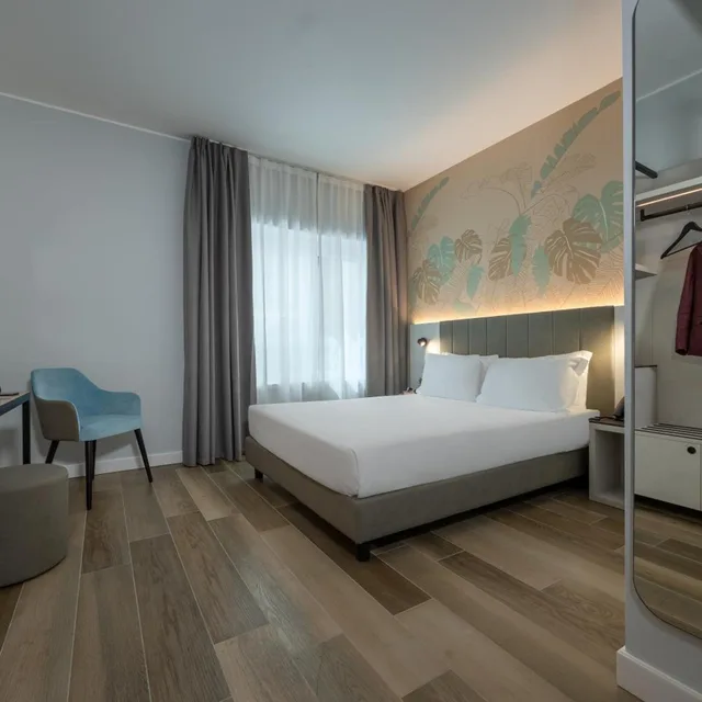 غرفة قياسية بسرير كينج، iH Hotels Milano Centrale 4/10