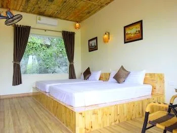Family, Ninh Binh Mountain Side Homestay & Cafe 2/2
