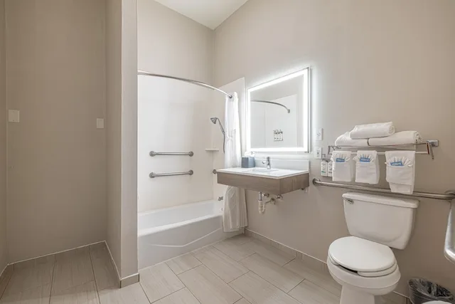 غرفة قياسية بسريرين كوين لذوي الإعاقة، Holiday Inn Express Hotel Suites College Station 5/5