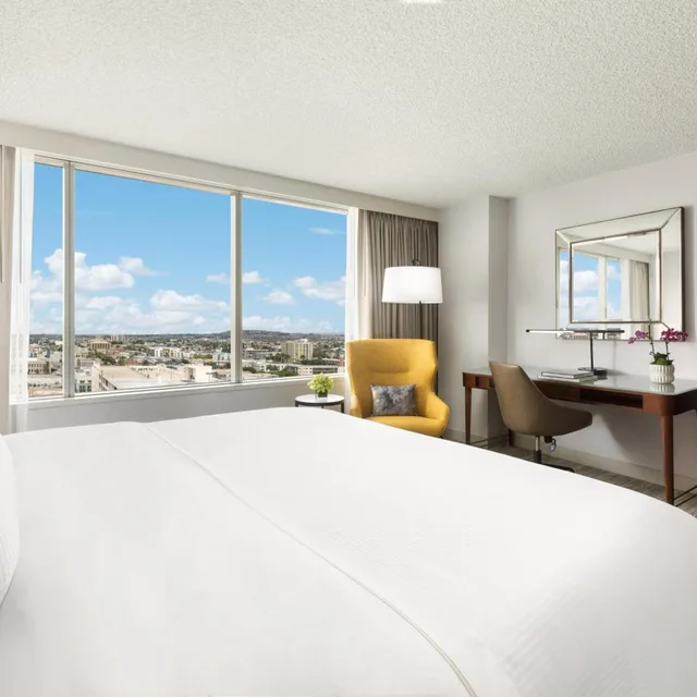 غرفة بسرير كينج، Westin Long Beach 1/20