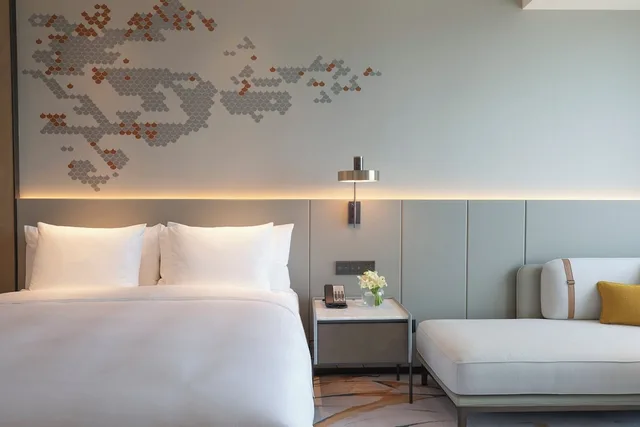 غرفة قياسية بسرير كينج، Crowne Plaza Shanghai Jinxiu by IHG 2/3