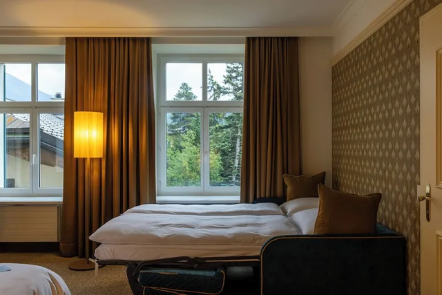 جناح جونيور بسرير كينج، Cresta Palace 4/5