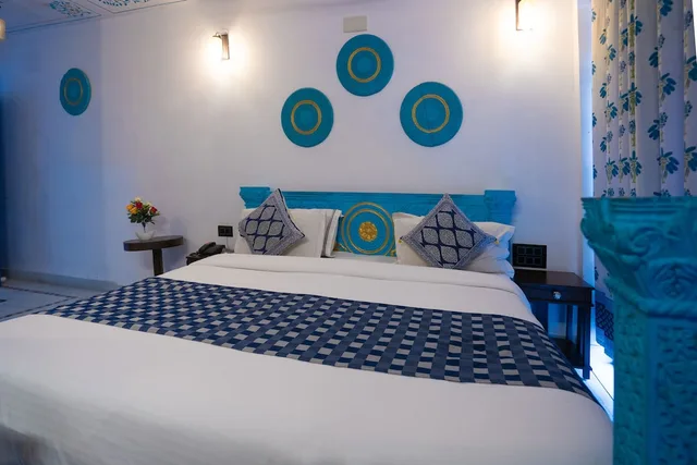غرفة بريميوم بسرير مزدوج بإطلالة على البحيرة بشرفة، The Lake View Hotel – On Lake Pichola 3/10