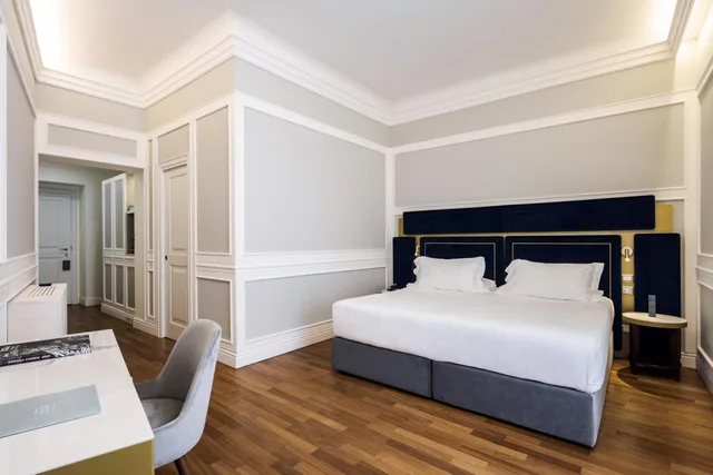 Deluxe, King Bed, Palazzo Artemide - VRetreats 1/5