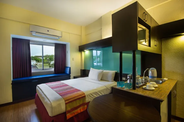 جناح بسرير كوين، Microtel by Wyndham Batangas 4/6