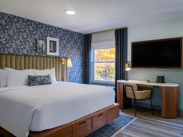 غرفة بريميوم بسرير كينج، The Darwin Hotel 1/5