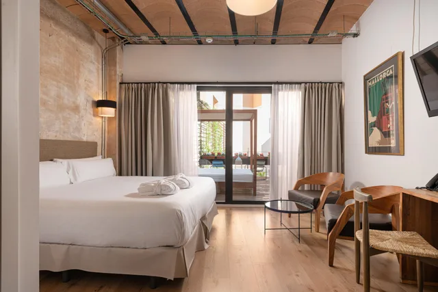 غرفة بريميوم بشرفة، Brondo Architect Hotel 1/10