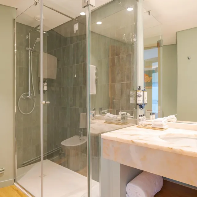 Suite, Triple, Lateral Side Sea View، Pestana Vila Lido Madeira 8/9