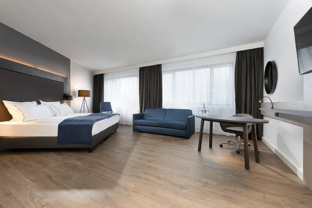 غرفة قياسية ثلاثية، HOLIDAY INN BERLIN CITY WEST 1/5