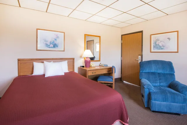 غرفة بسرير كوين، Super 8 By Wyndham Abilene Ks 2/3