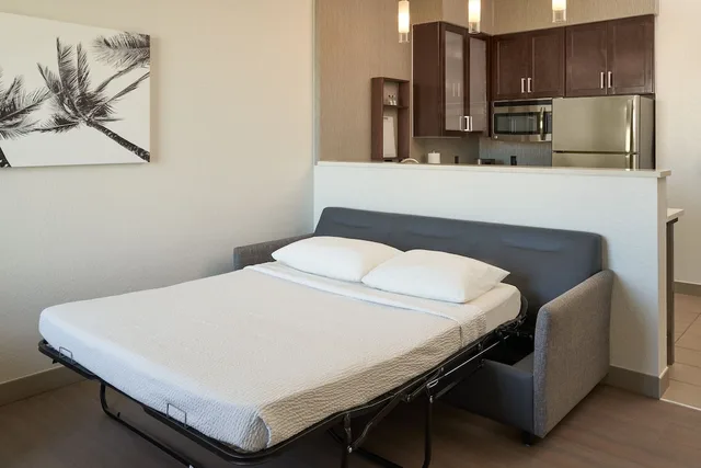 جناح بسريرين كوين بغرفة نوم واحدة مع أريكة، Residence Inn by Marriott West Palm Beach Downtown 3/5