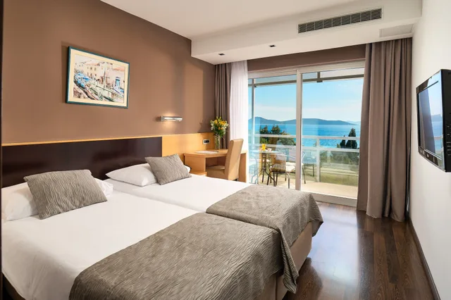 Junior Suite, Double and Twin Beds, Sea View, Hotel Imperial Vodice 1/5