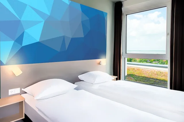 غرفة بسريرين منفصلين، B&B Hotel Duisburg Hbf-Nord 3/10