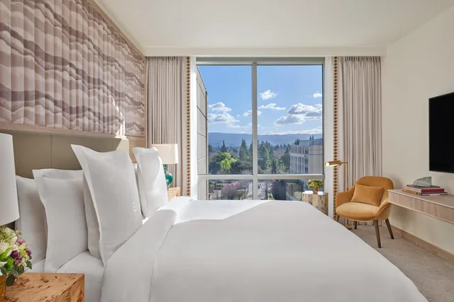 جناح بريميير بسرير كينج بغرفة نوم واحدة بإطلالة، Four Seasons Hotel Silicon Valley At East Palo Alto 1/4