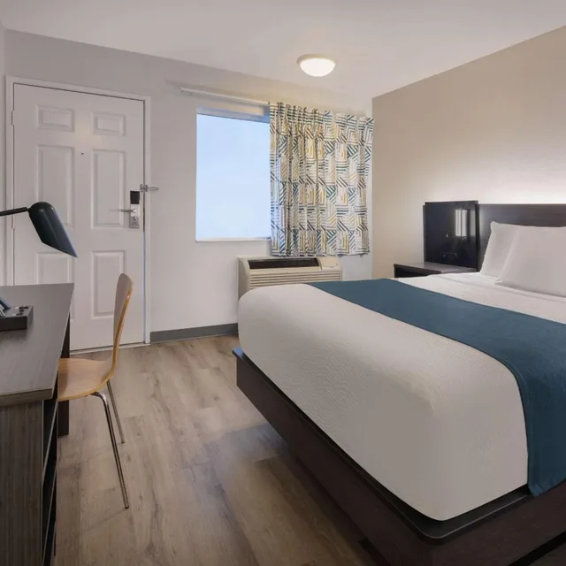غرفة بسرير كوين لغير المدخنين، Motel6 Woodland, CA - Sacramento Airport 3/7