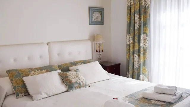 Superior, Quadruple, Queen and Twin Beds, Posada Suiza By Prima Collection 5/9
