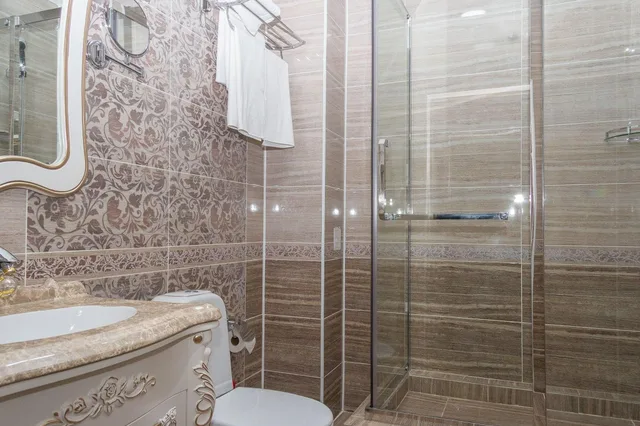 غرفة بسرير كوين، Salut Hotel Almaty 3/3