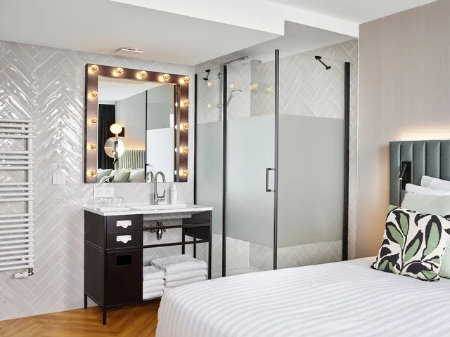 غرفة كومفورت بسرير مزدوج أو سريرين منفصلين، H4 Wyndham Paris Pleyel 3/4
