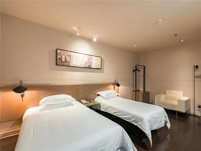 غرفة سوبيريور بسريرين منفصلين بإطلالة، Jinjiang Inn Select (Shanghai Nanjing Road Pedestrian Street) 1/1
