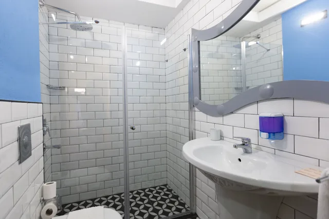 غرفة قياسية ثلاثية بسرير مزدوج وسرير فردي بغرفة نوم واحدة، Mene City Hotel 9/10