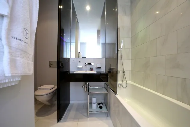 غرفة جونيور بسرير مزدوج بشرفة بغرفة نوم واحدة بمطبخ صغير، Visionapartments Zurich Gerechtigkeitsgasse 2/4