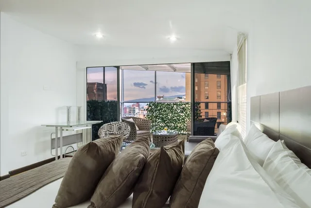 غرفة تنفيذية بسرير كينج، Regency Suites Hotel Boutique 2/5